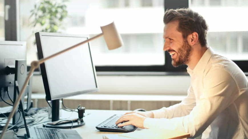 Soddisfazione sul lavoro: il ruolo dei gadget aziendali nel benessere dei dipendenti