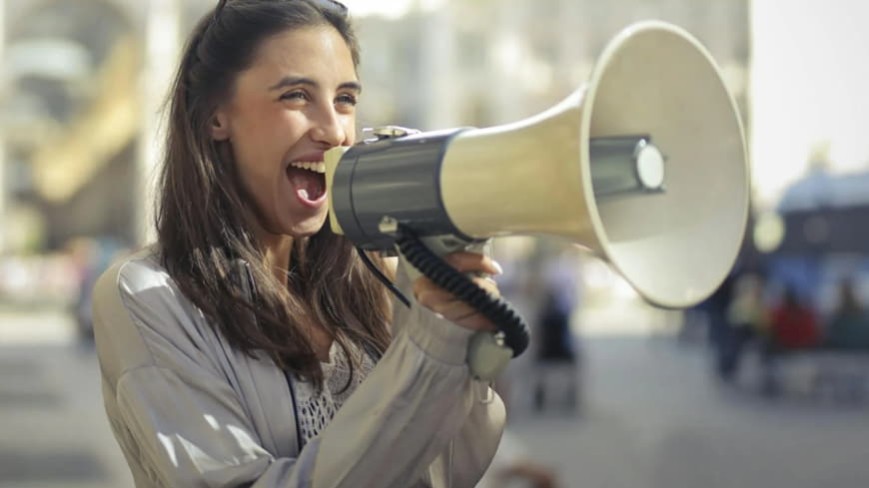 Tone of voice dell'azienda: come comunicarlo attraverso i gadget personalizzati